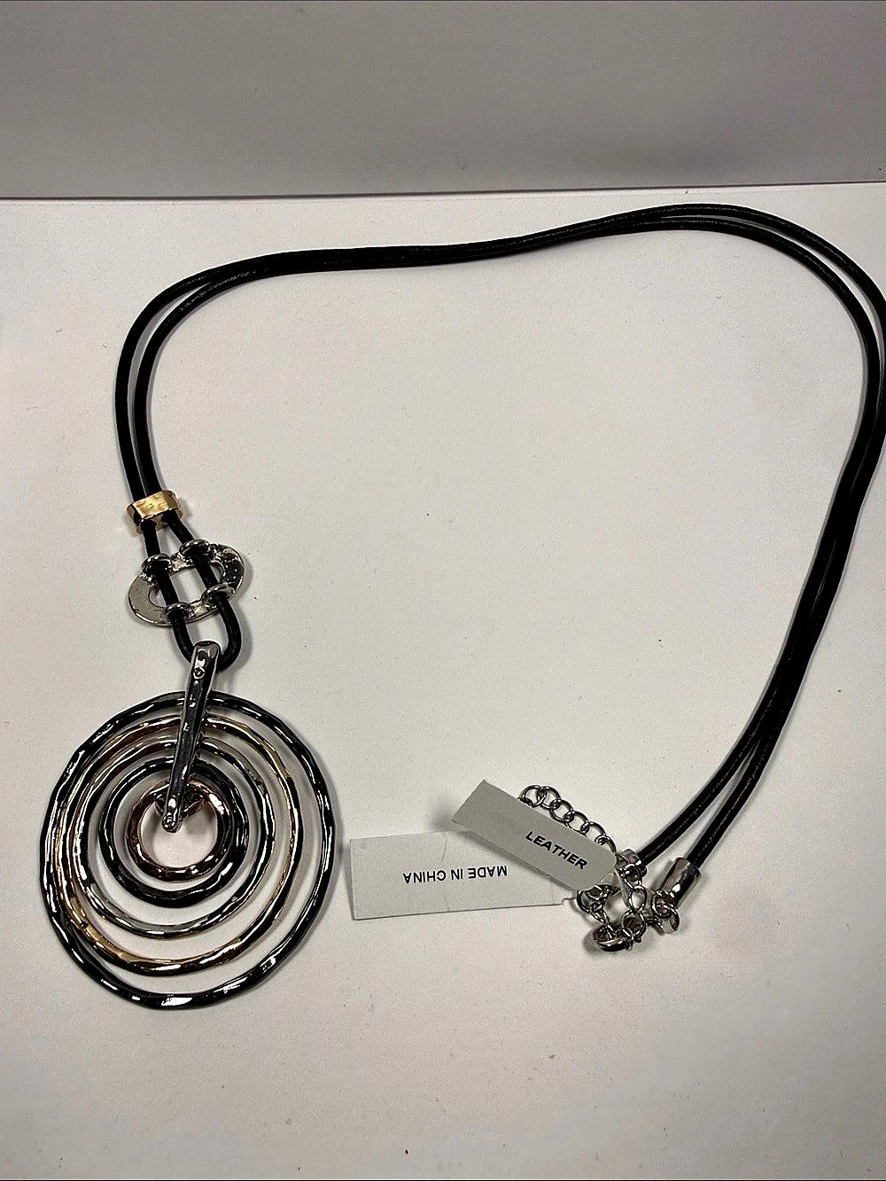 Susan Graver Style concentric circle pendant necklace Black & Gold
